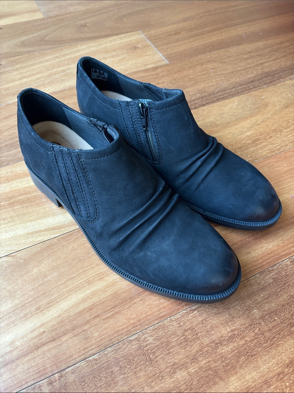 Like new Clarks shoes